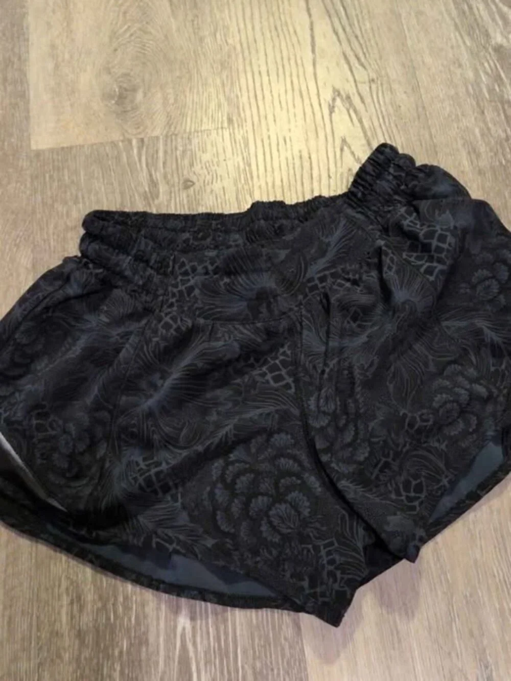 Lululemon Hotty Hot Short Size 4